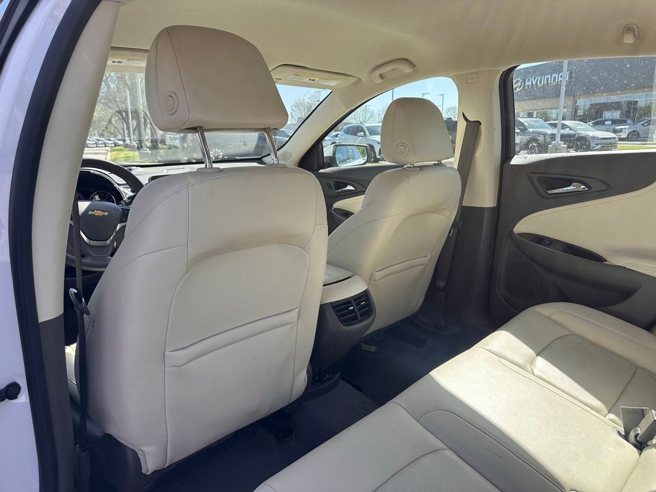 Used 2024 Summit White Chevrolet LT 2LT image 17