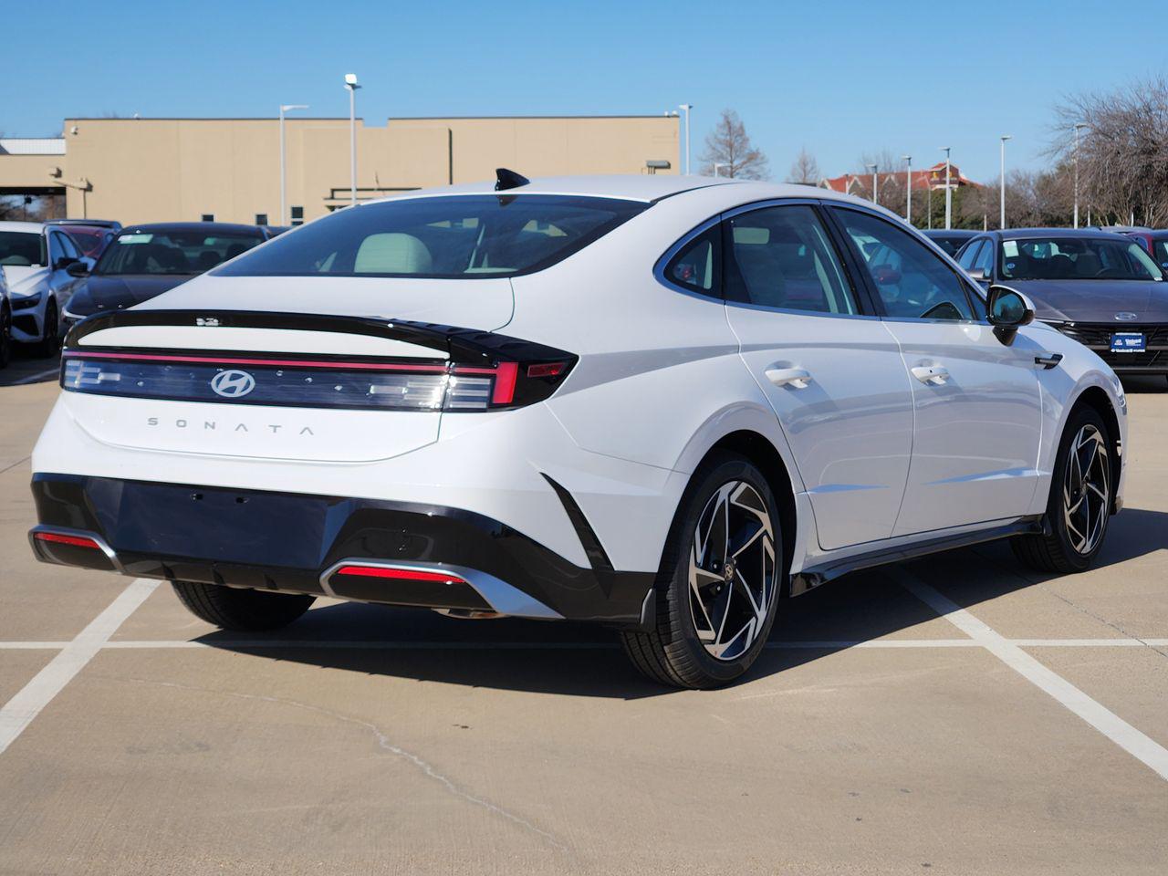 New 2026 W6H White Hyundai SEL Sport image 4