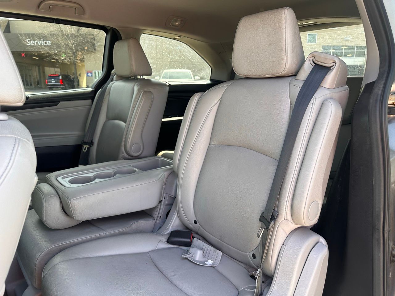 Used 2022 Lunar Silver Metallic Honda Touring image 17