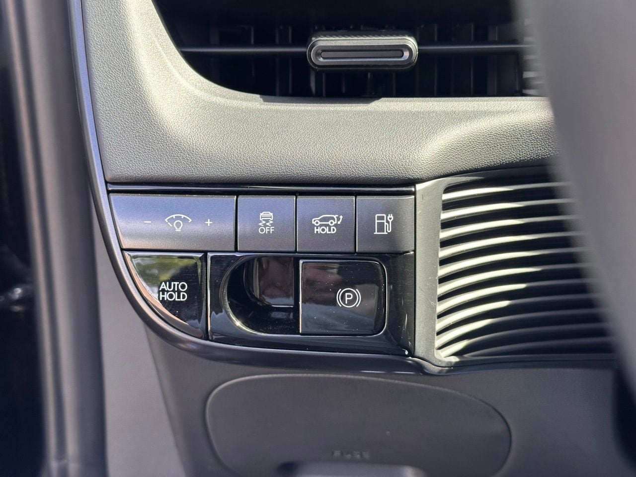 Used 2025 Abyss Black Hyundai Base image 25