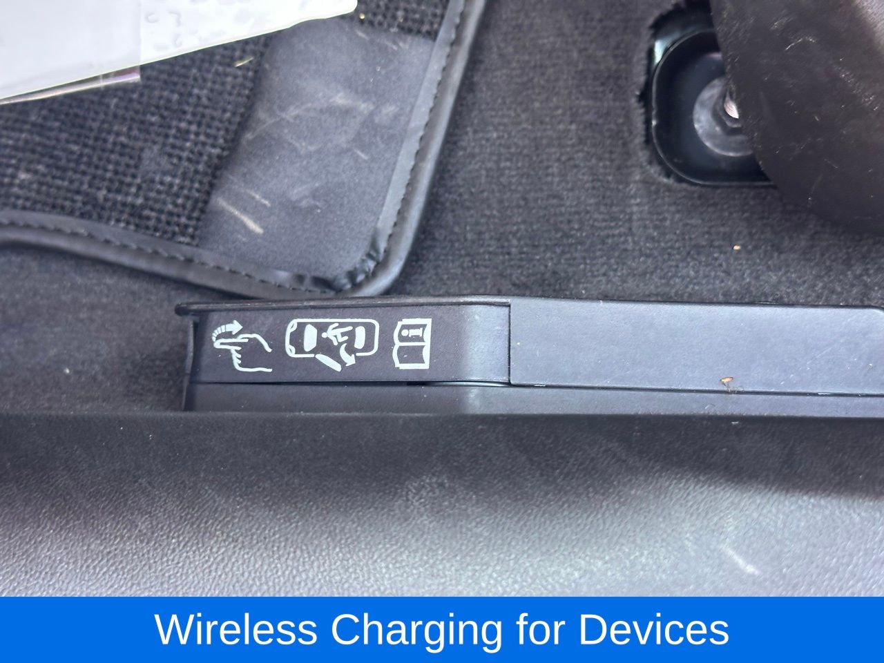 Used 2020 Arctic White Chevrolet Stingray 3LT image 22