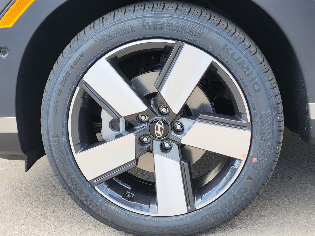 New 2026 NT2 Gray Hyundai Limited image 7