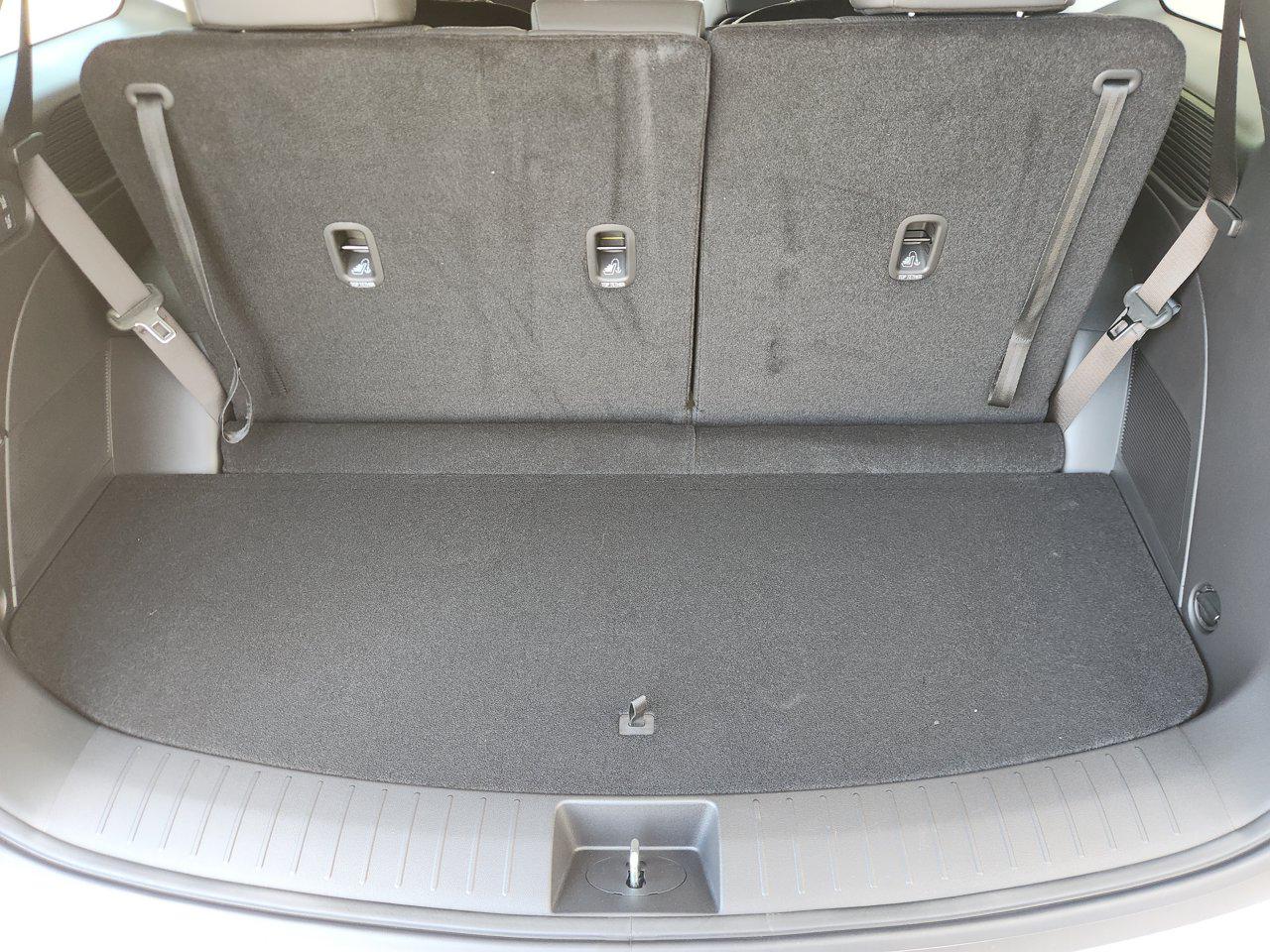 New 2027 Creamy White Pearl Hyundai SEL 7P image 30