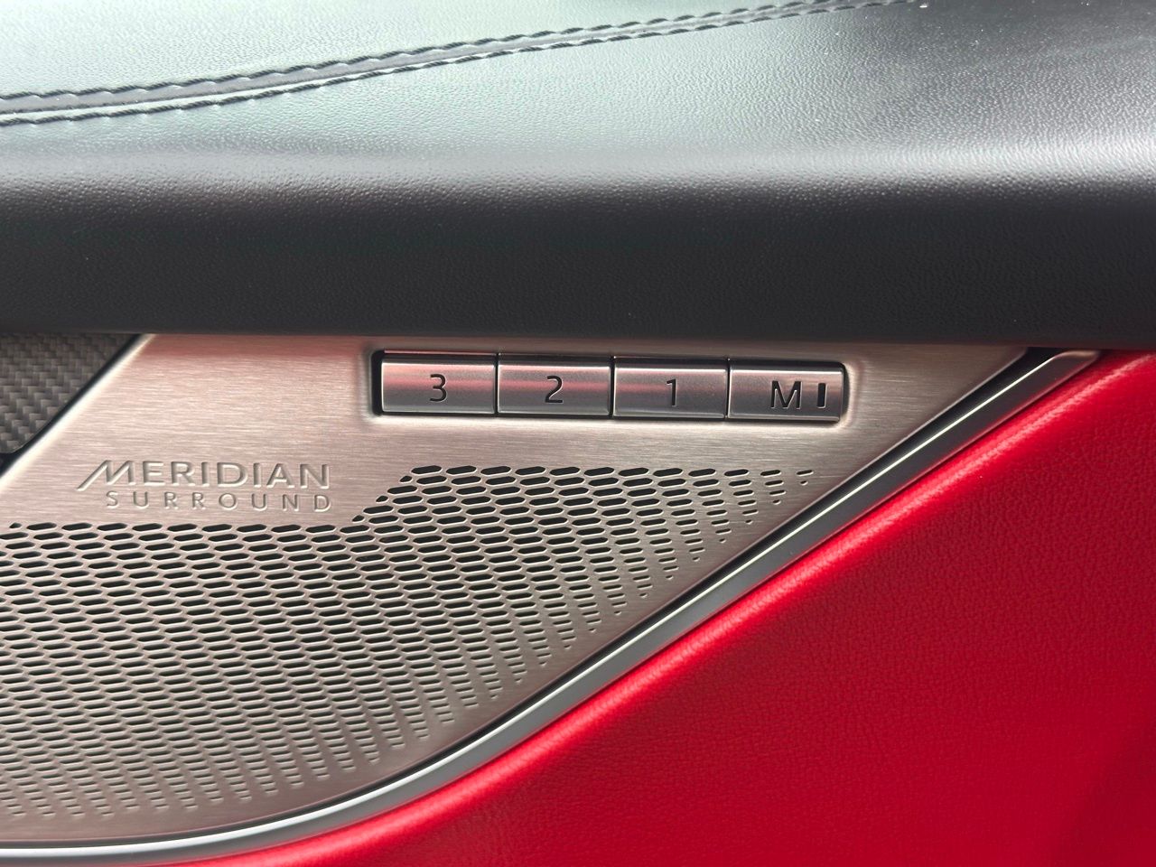 Used 2021 Fuji White Jaguar SVR image 26