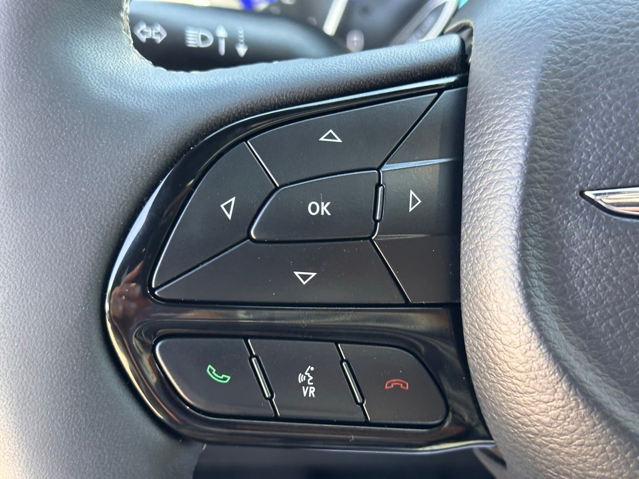 Used 2025 Fathom Blue Pearlcoat Chrysler Limited image 30