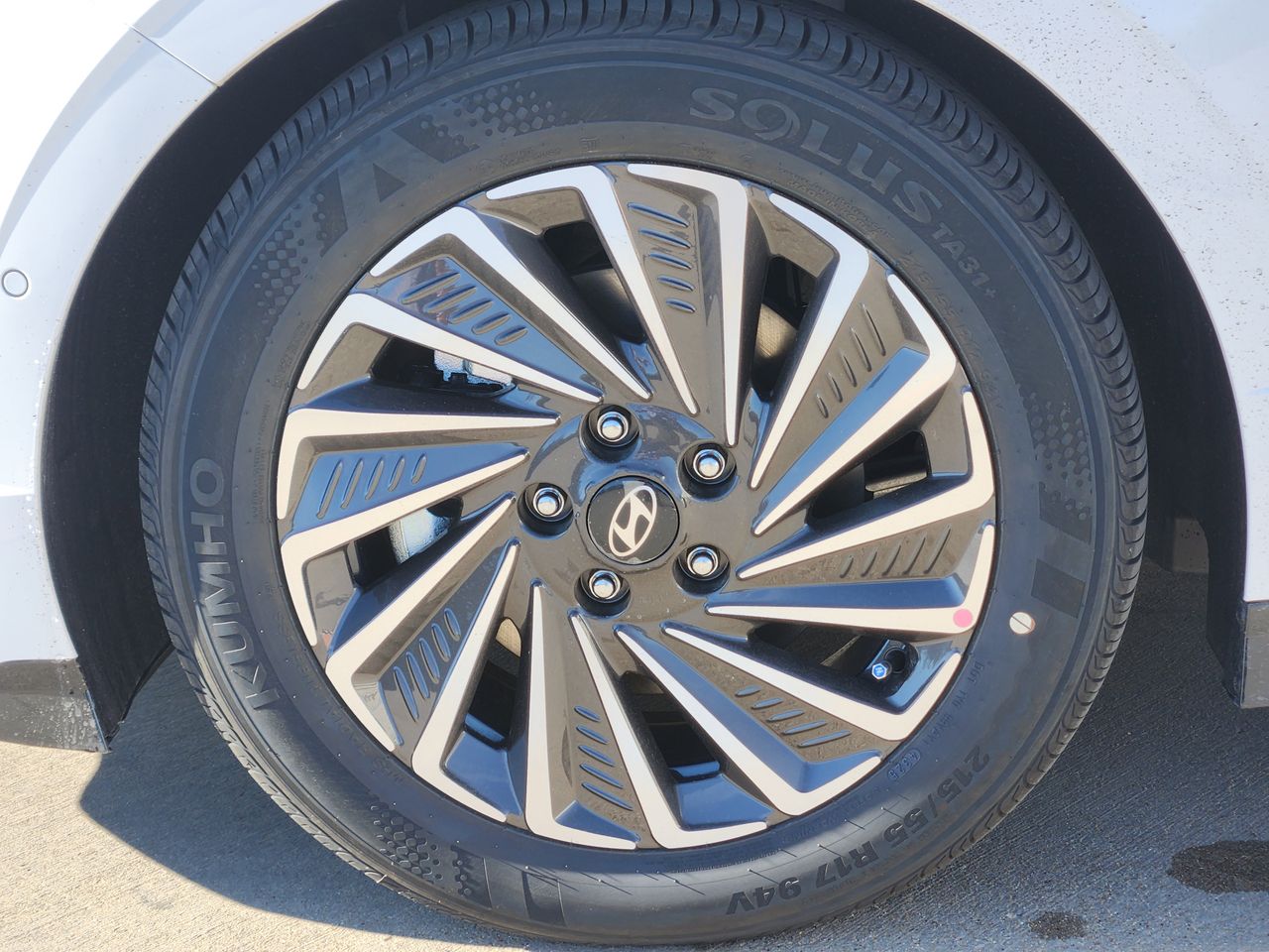 New 2026 W6H White Hyundai Limited image 9