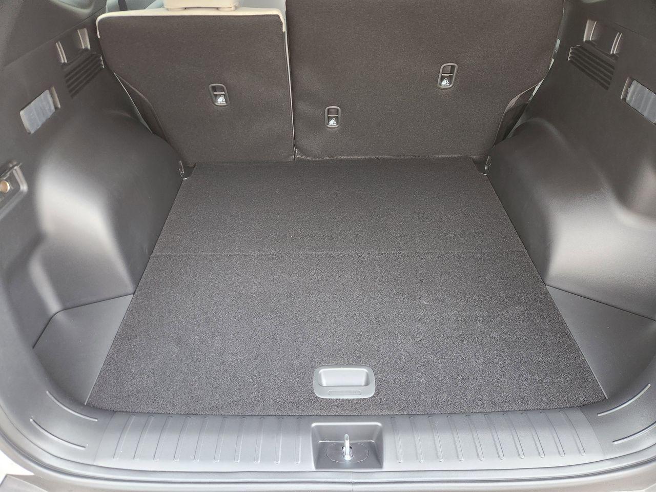 New 2026 W6H White Hyundai SEL FWD image 30