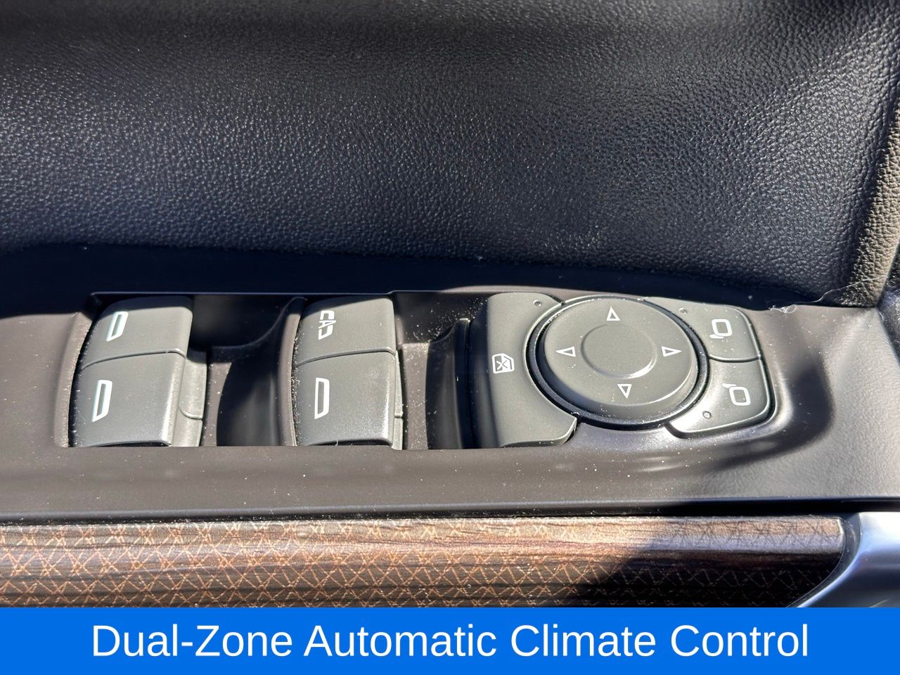 Used 2020 Silver Ice Chevrolet RST image 21