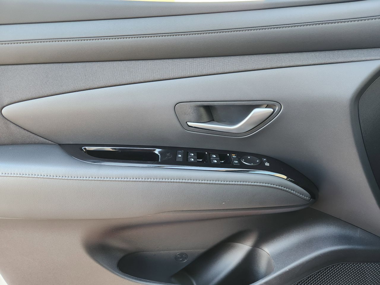 New 2026 SAW White Hyundai XRT image 23