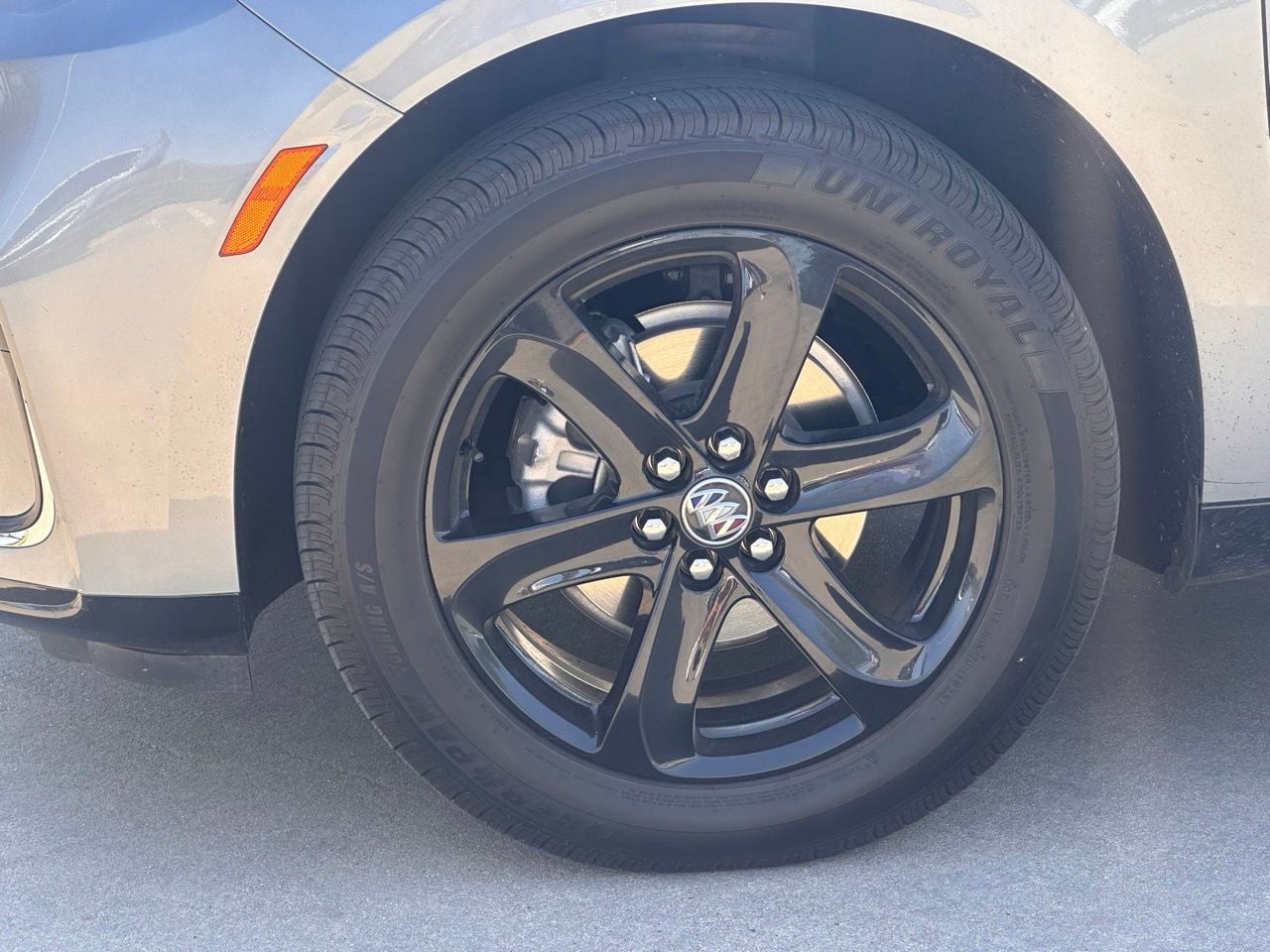 Used 2023 Moonstone Gray Buick Essence image 9