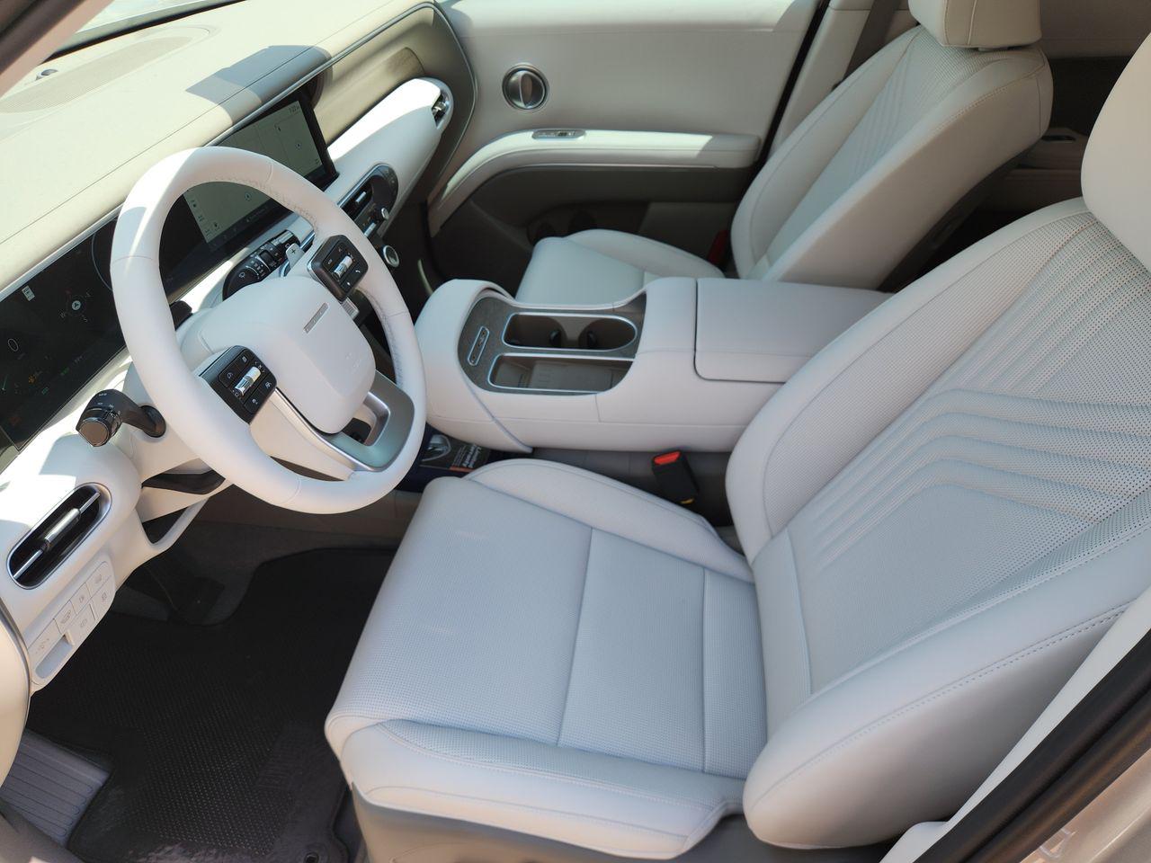 New 2027 Shimmering Silver Hyundai SEL Premium 7P image 10