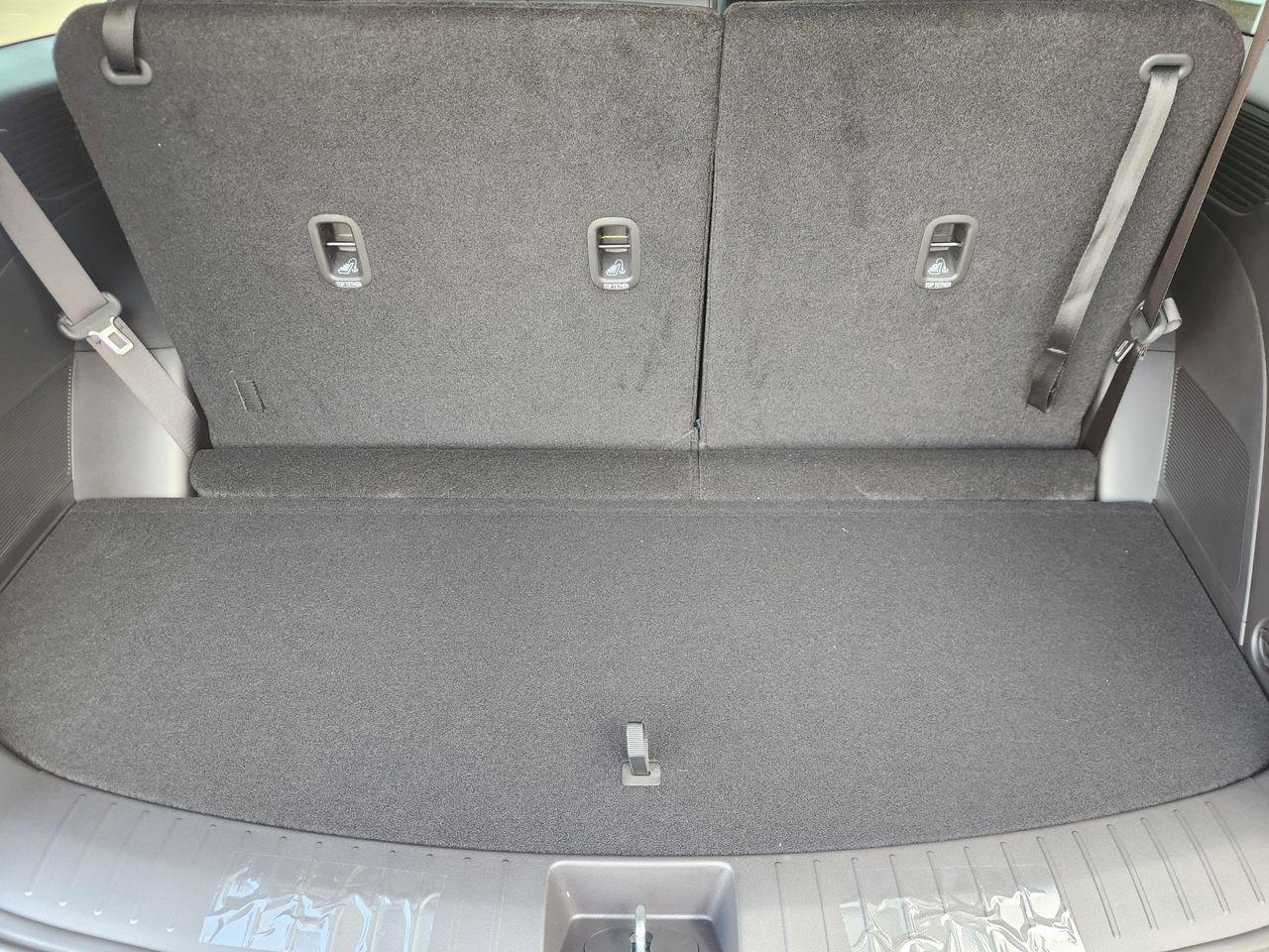 New 2026 WC9 White Hyundai SEL FWD image 30