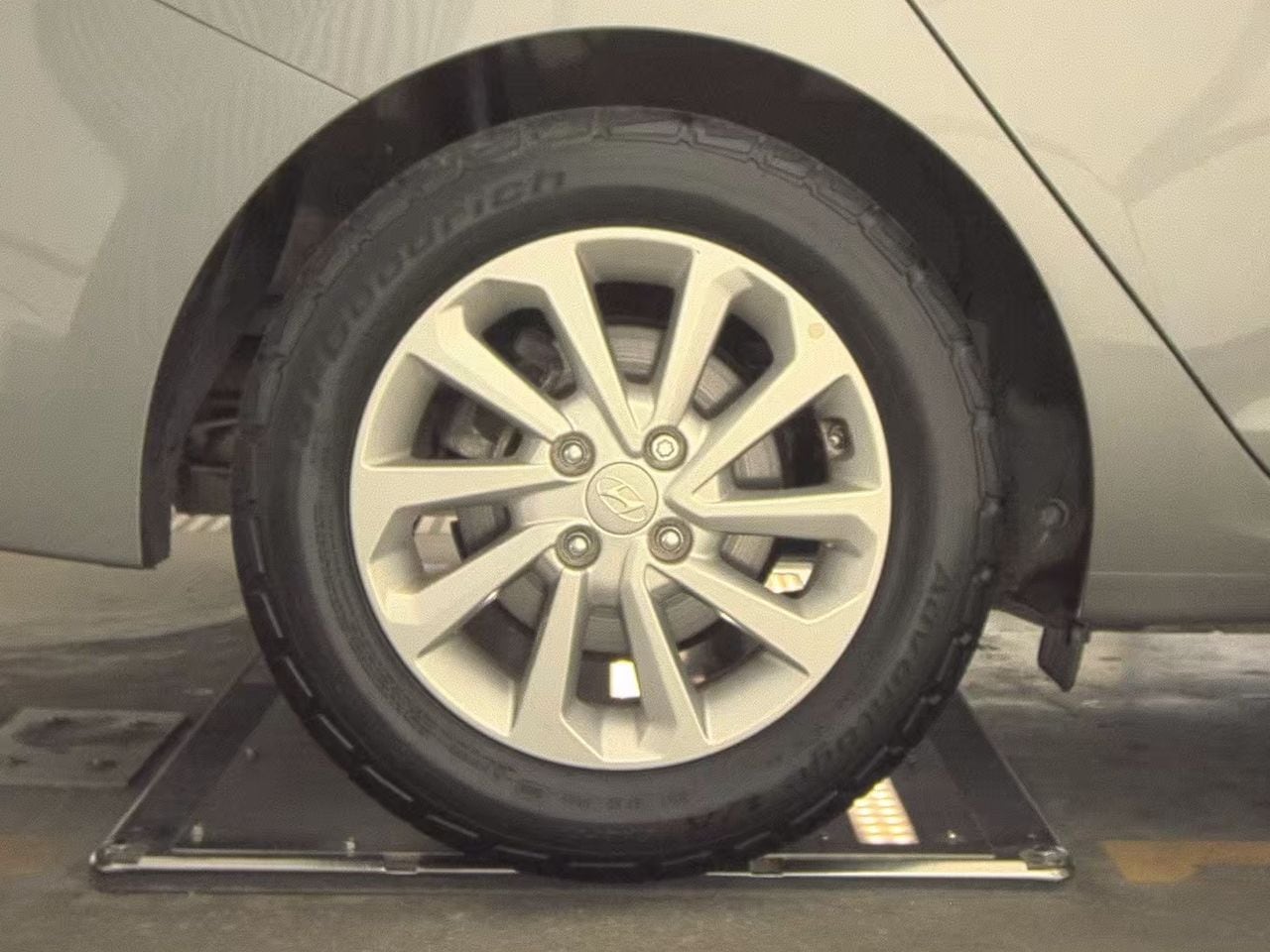 Used 2022 Forge Gray Hyundai SEL image 10