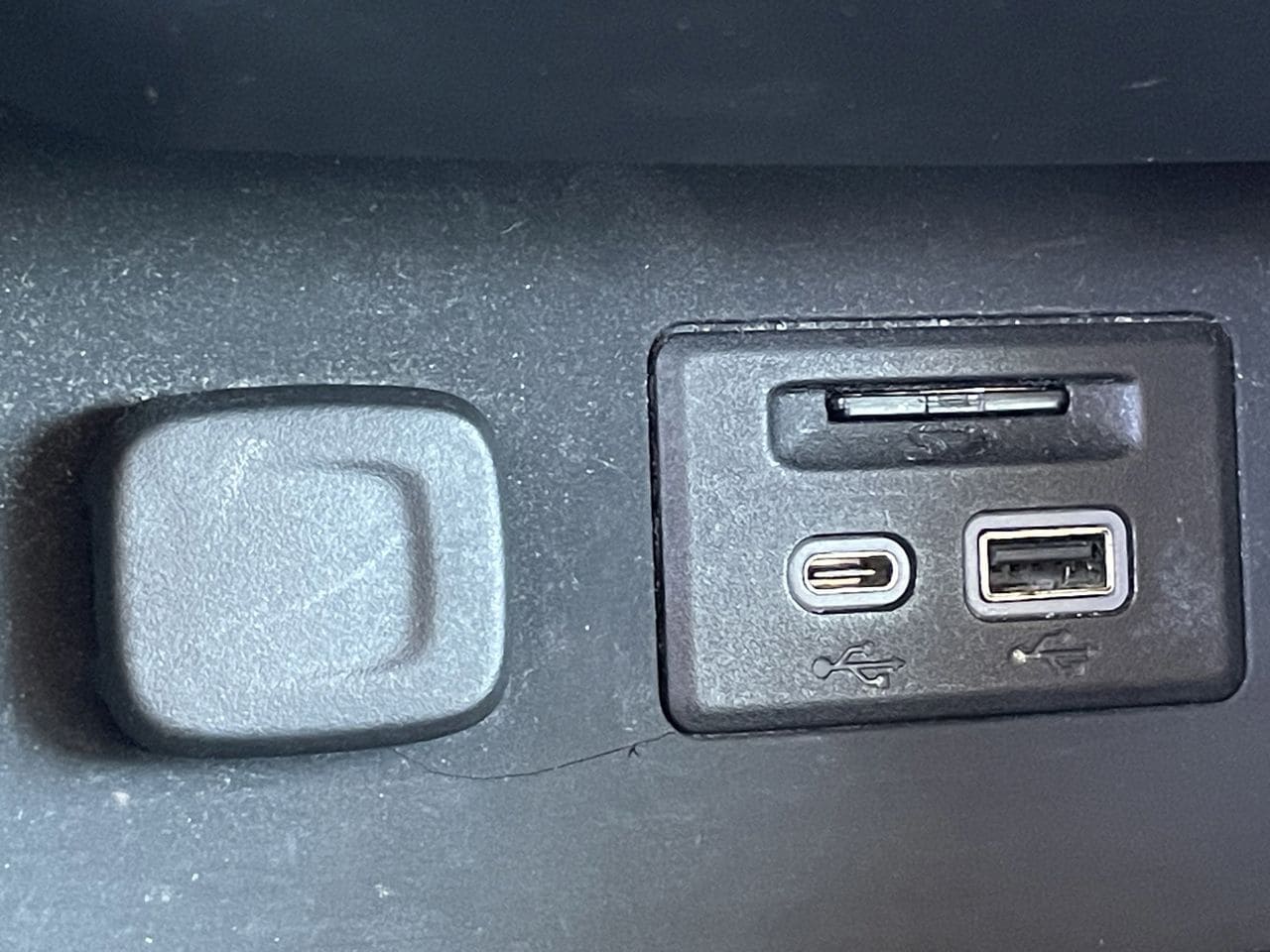 Used 2023 Summit White GMC Denali image 19