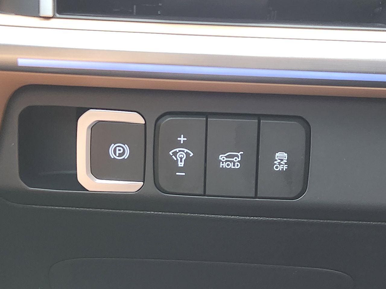 New 2026 W6H White Hyundai Limited image 21