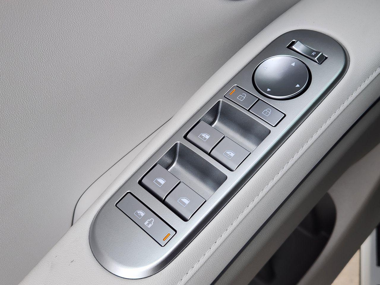 New 2026 Creamy White Pearl Hyundai SE FWD image 21