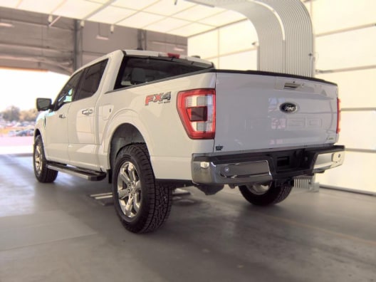 Used 2022 Oxford White Ford Lariat image 8