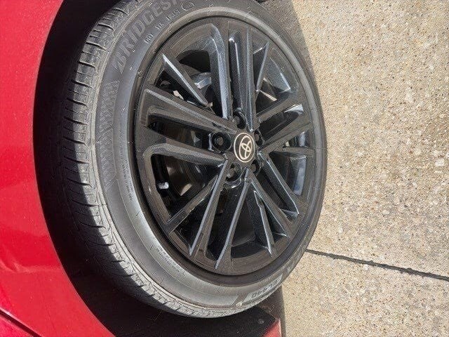 2025 Toyota Camry SE photo 2