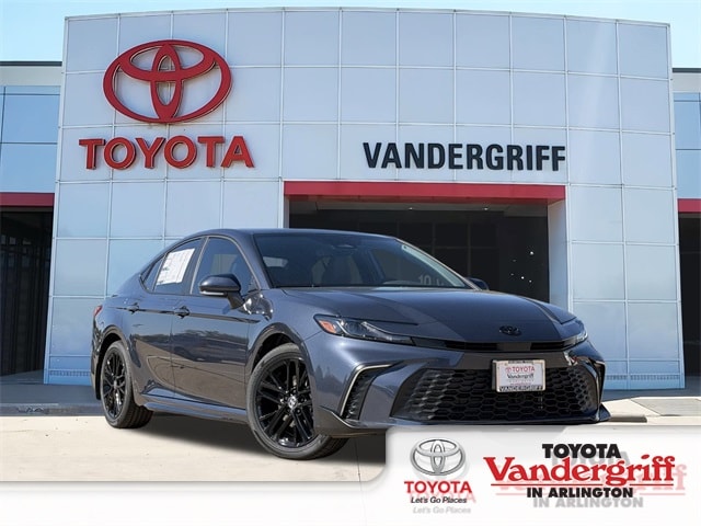 2026 Toyota Camry SE's photo