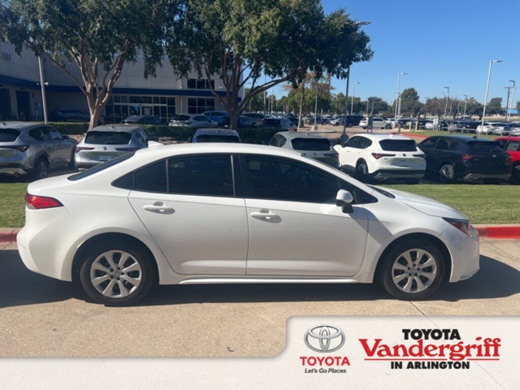 Used 2022 Toyota Corolla LE Sedan