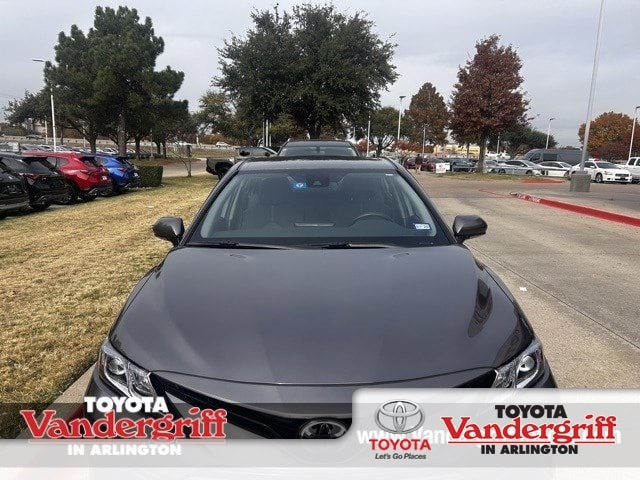 2024 Toyota Camry LE's photo