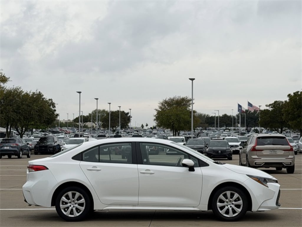 Used 2025 Toyota Corolla LE Sedan