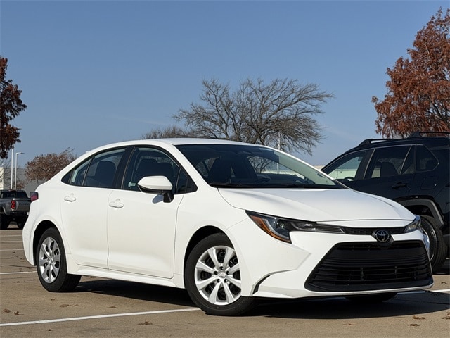 Used 2025 Toyota Corolla LE with VIN 5YFB4MDE8SP230680 for sale in Northfield, Minnesota