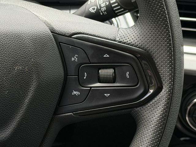 2025 Chevrolet Trax LT - Photo 14