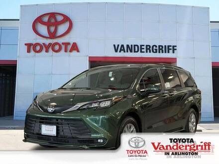 2026 Toyota Sienna XLE 8 Passenger Van Passenger Van