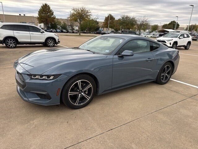 2024 Ford Mustang EcoBoost photo 4