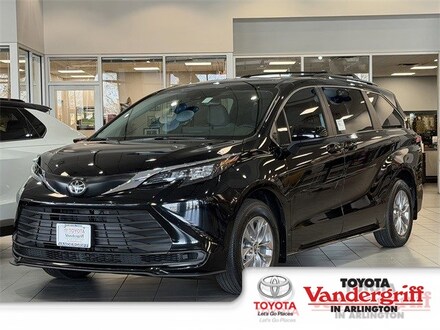 2026 Toyota Sienna LE 8 Passenger Van Passenger Van