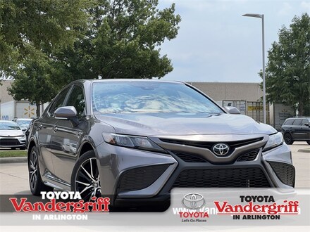 2024 Toyota Camry SE Sedan