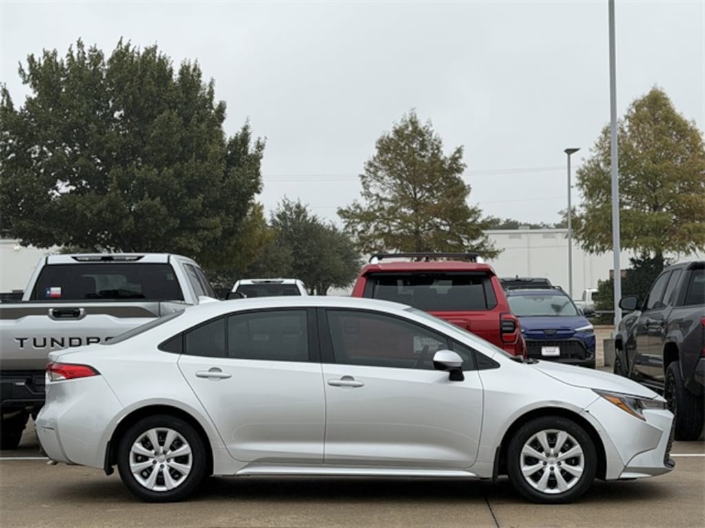 Used 2025 Toyota Corolla LE Sedan