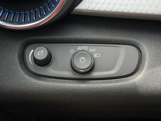 2025 Chevrolet Trax LT - Photo 21