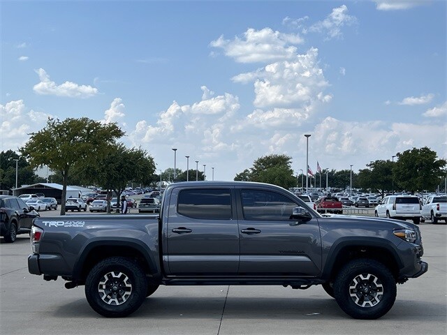 2023 Toyota Tacoma TRD Off-Road photo 3