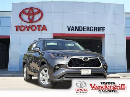 2025 Toyota Highlander LE SUV
