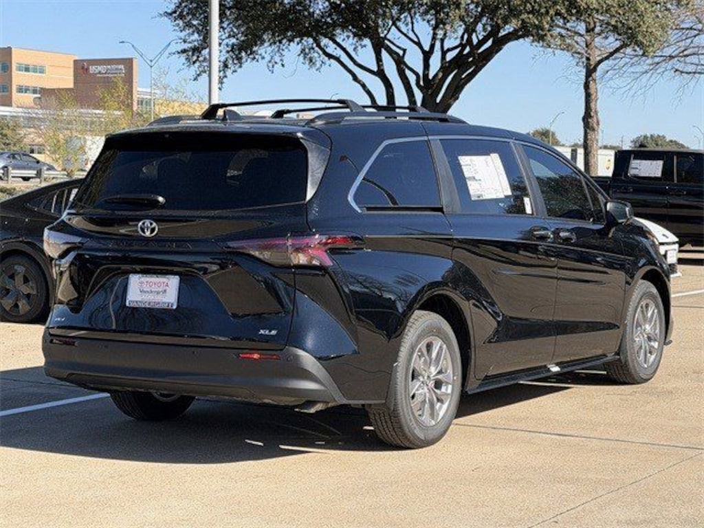 New 2026 Toyota Sienna XLE 8 Passenger Van Passenger Van