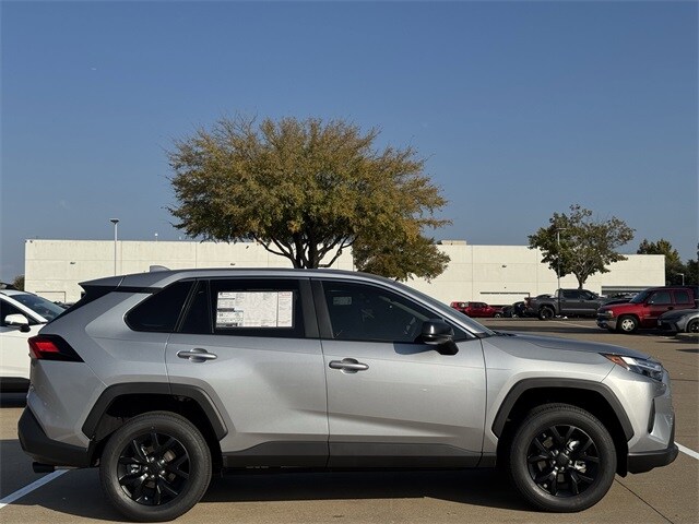 2025 Toyota RAV4 LE photo 3