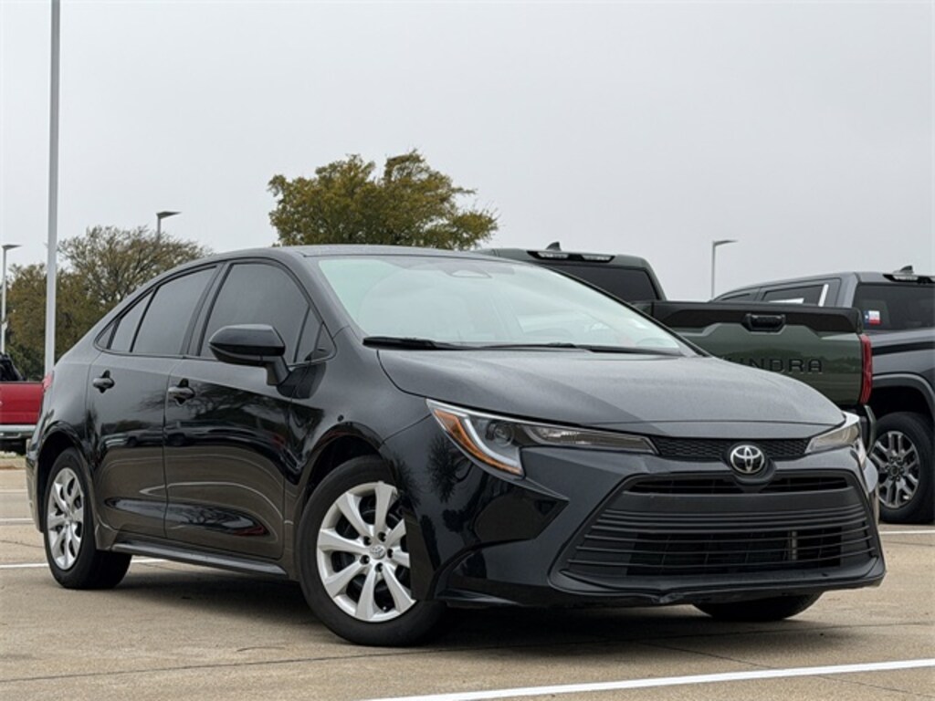 Used 2025 Toyota Corolla LE Sedan