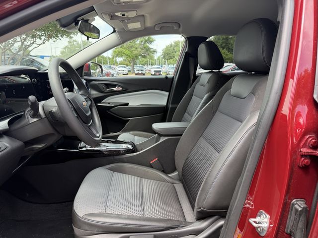 2025 Chevrolet Trax LT - Photo 23