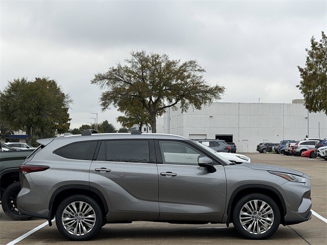 2025 Toyota Highlander XLE XSE Platinum Limited photo 3