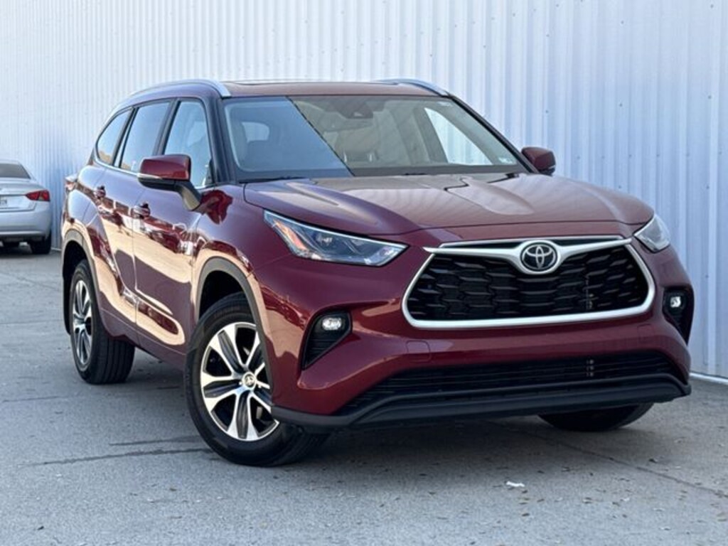 Used 2023 Toyota Highlander XLE SUV