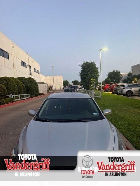 Brilliant Silver 2018 Nissan Altima Sedan Front-Wheel Drive Continuously Variable Transmission