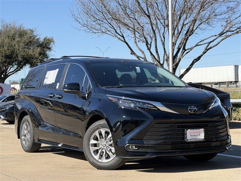 New 2026 Toyota Sienna XLE 8 Passenger Van Passenger Van