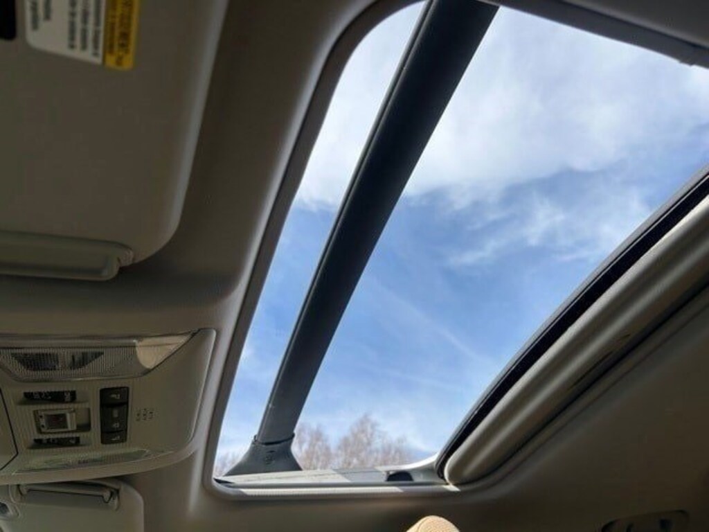 New 2021 Toyota RAV4 XLE SUV