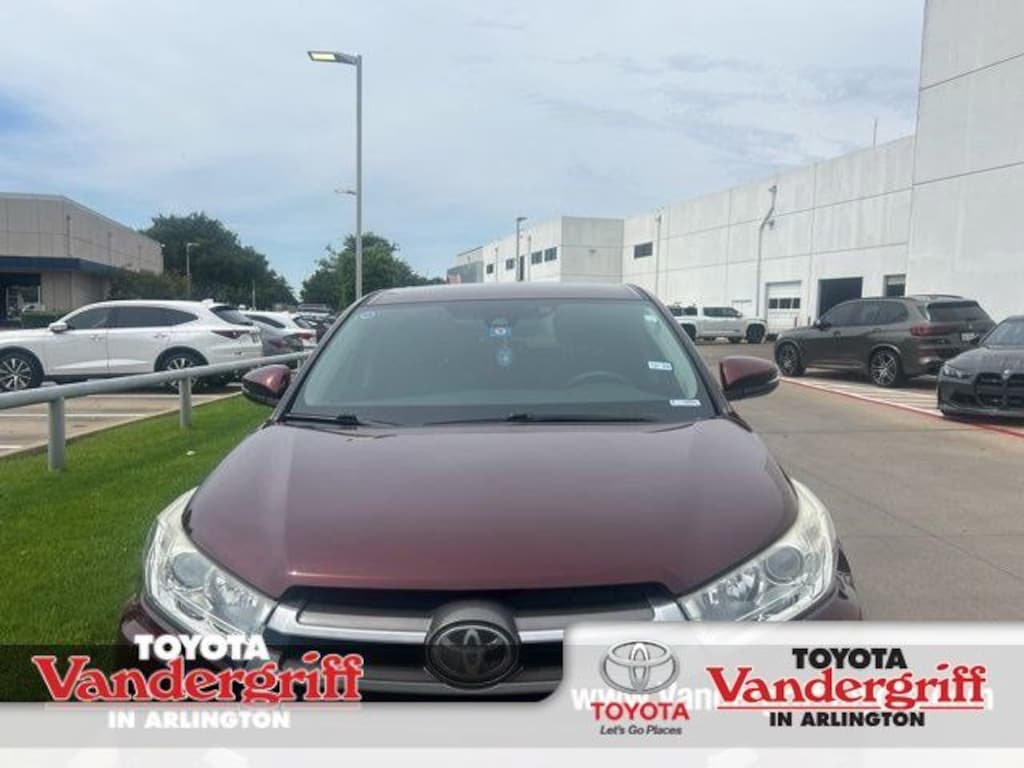 Used 2017 Toyota Highlander LE SUV