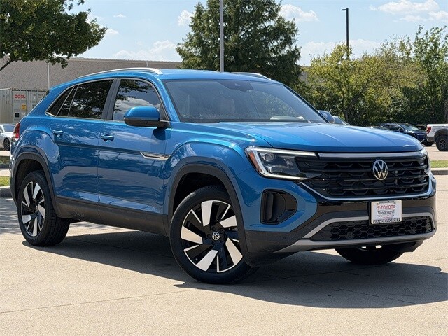 2024 Volkswagen Atlas Cross Sport SE Technology photo 2