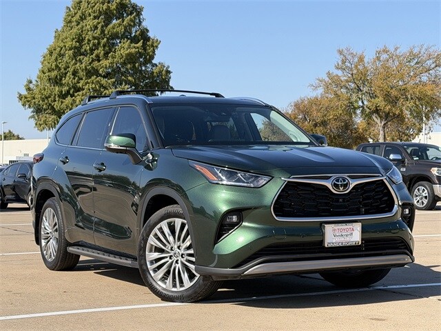 2024 Toyota Highlander Limited photo 2