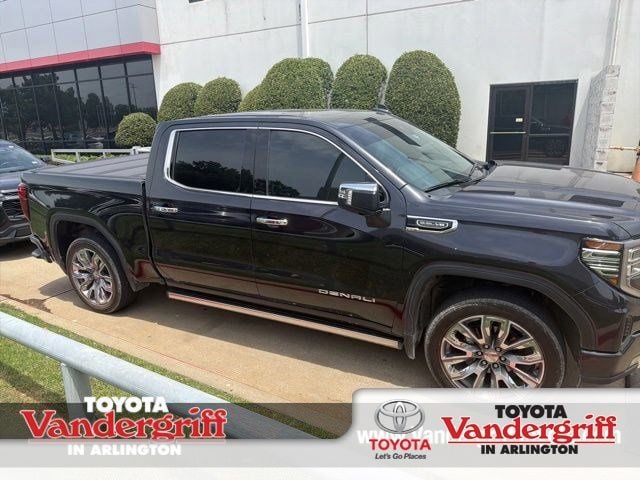 2023 GMC Sierra 4WD Crew Cab Short Box Denali's photo