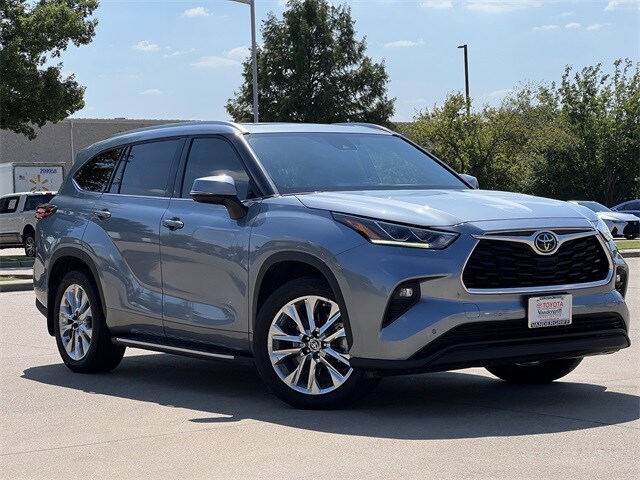2023 Toyota Highlander Limited photo 2